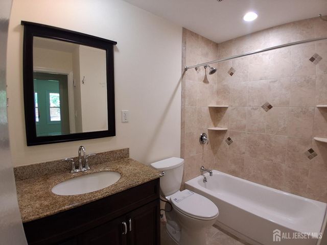 6 Flower Road, Franklin Twsp, NJ 08873
