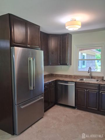 6 Flower Road, Franklin Twsp, NJ 08873