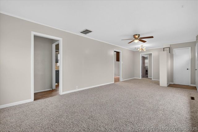 507 W Russell Avenue, Nowata, OK 74048