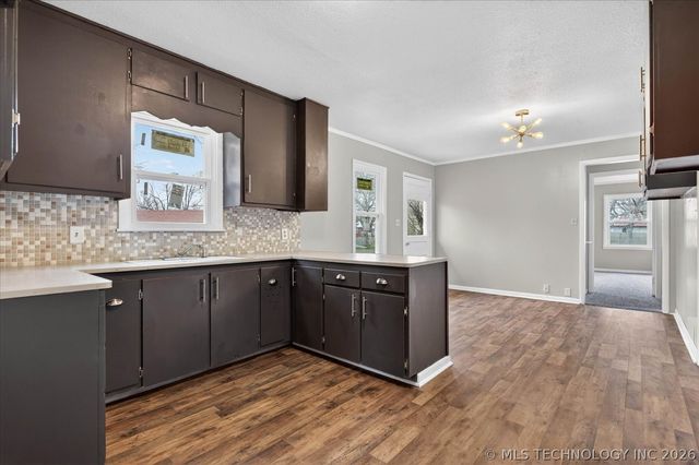 507 W Russell Avenue, Nowata, OK 74048