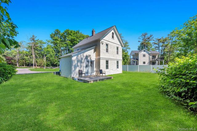 5 Hawkins Avenue, Smithtown, NY 11787