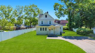 5 Hawkins Avenue, Smithtown, NY 11787
