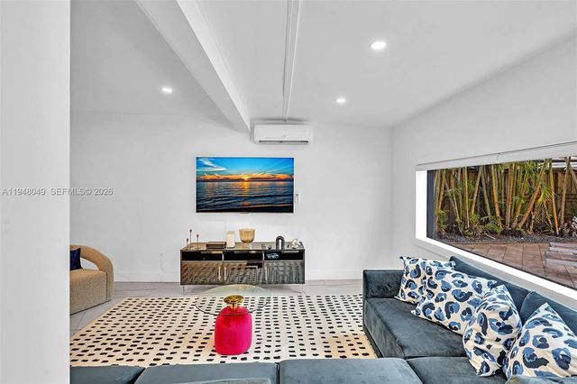 4024 Jefferson St, Hollywood, FL 33021