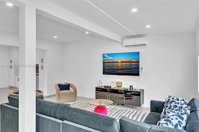 4024 Jefferson St, Hollywood, FL 33021