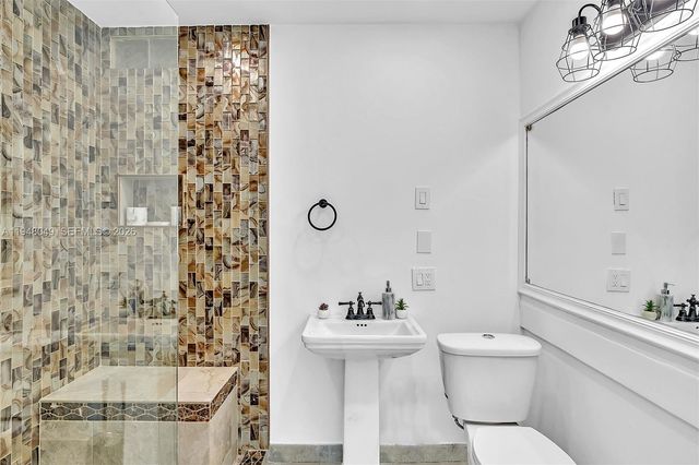 4024 Jefferson St, Hollywood, FL 33021