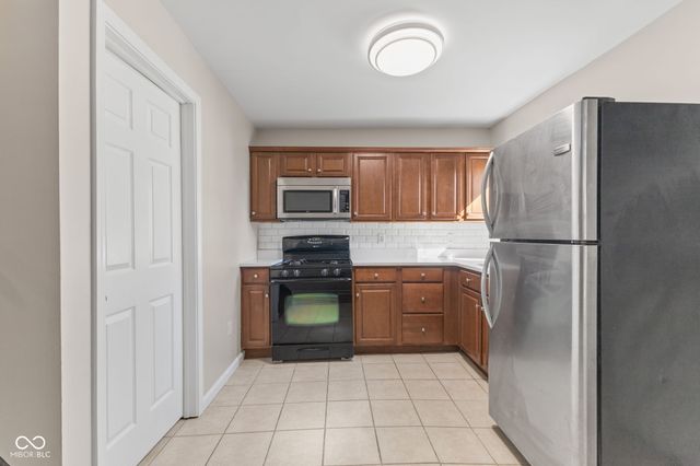 237 N 8th Avenue, Beech Grove, IN 46107