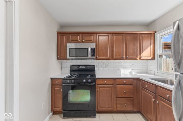 237 N 8th Avenue, Beech Grove, IN 46107