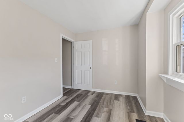 237 N 8th Avenue, Beech Grove, IN 46107