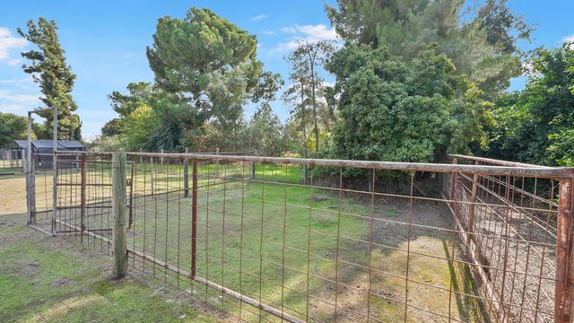 651 S Cornucopia Road, Exeter, CA 93221