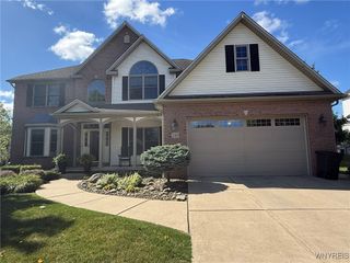 240 Fox Meadow Lane, Orchard Park, NY 14127