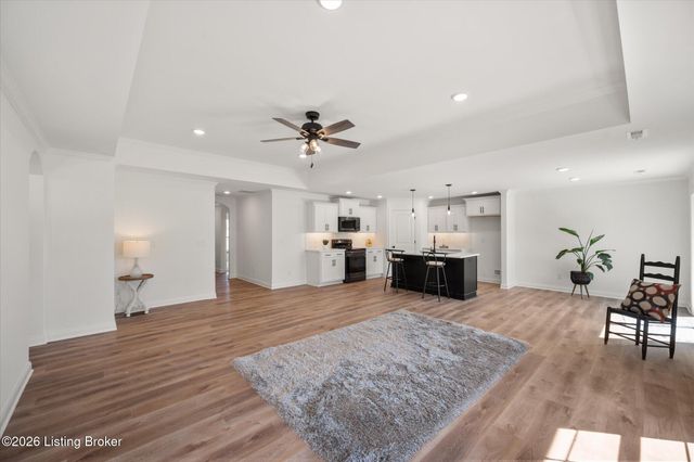 109 Broken Arrow Ct, Mt Washington, KY 40165