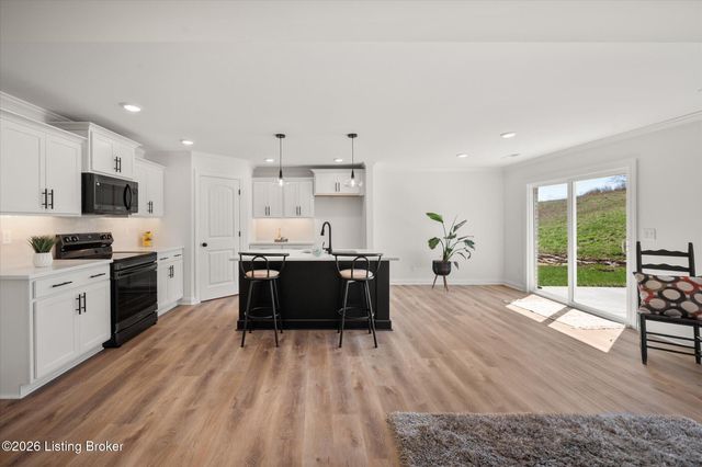 109 Broken Arrow Ct, Mt Washington, KY 40165