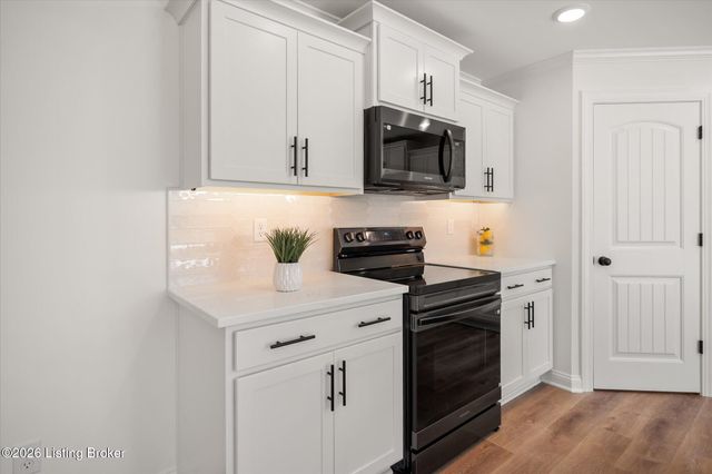 109 Broken Arrow Ct, Mt Washington, KY 40165