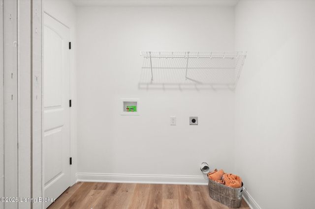 109 Broken Arrow Ct, Mt Washington, KY 40165