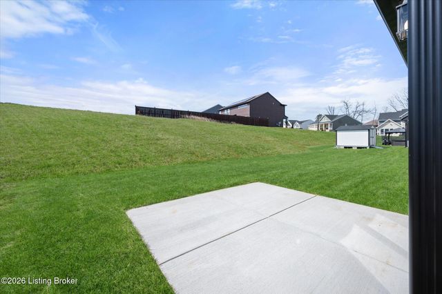 109 Broken Arrow Ct, Mt Washington, KY 40165