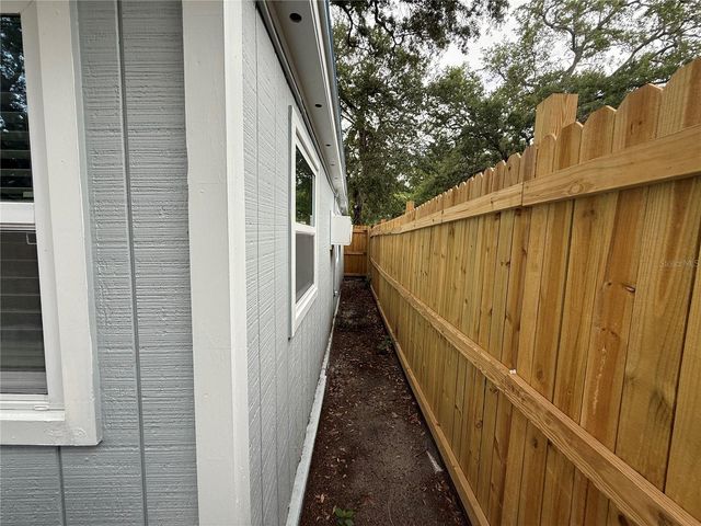 613 1ST AVENUE NE, Largo, FL 33770