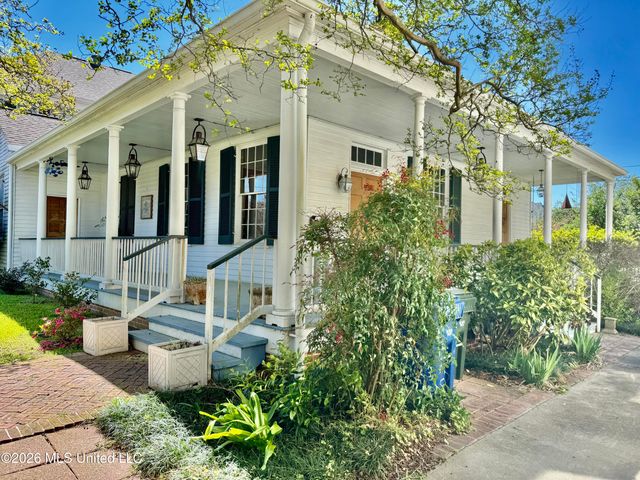 606 State Street, Natchez, MS 39120