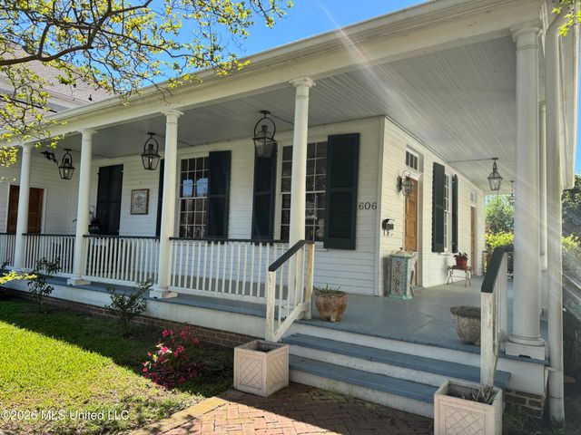606 State Street, Natchez, MS 39120