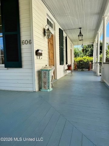 606 State Street, Natchez, MS 39120