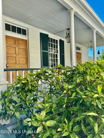 606 State Street, Natchez, MS 39120