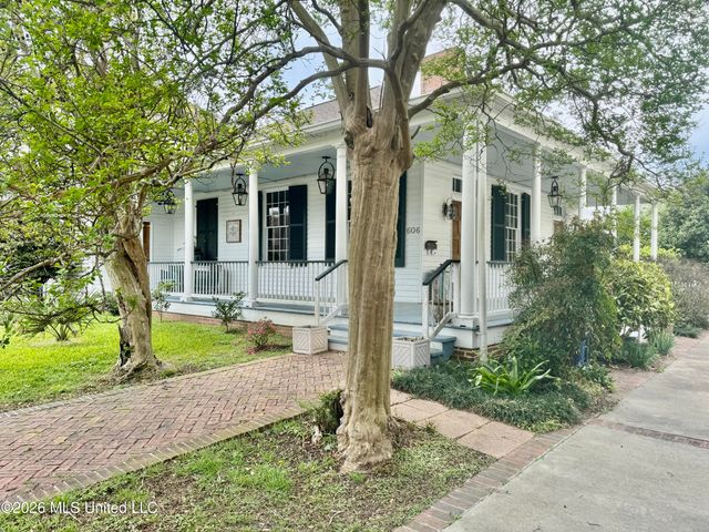 606 State Street, Natchez, MS 39120