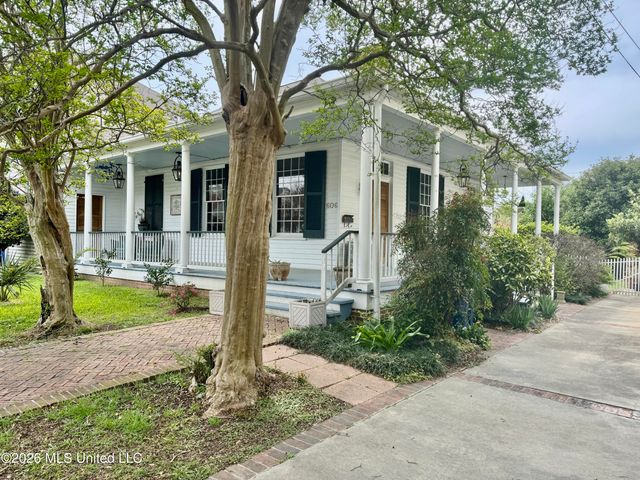 606 State Street, Natchez, MS 39120