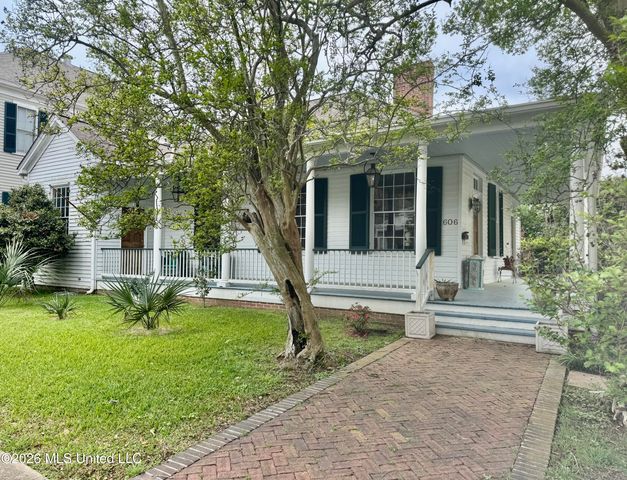 606 State Street, Natchez, MS 39120