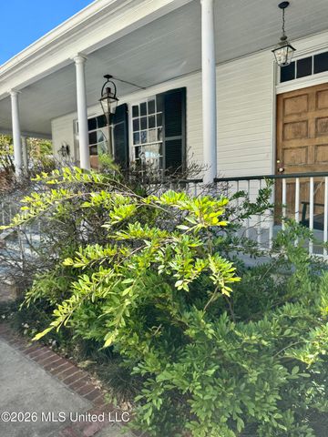 606 State Street, Natchez, MS 39120
