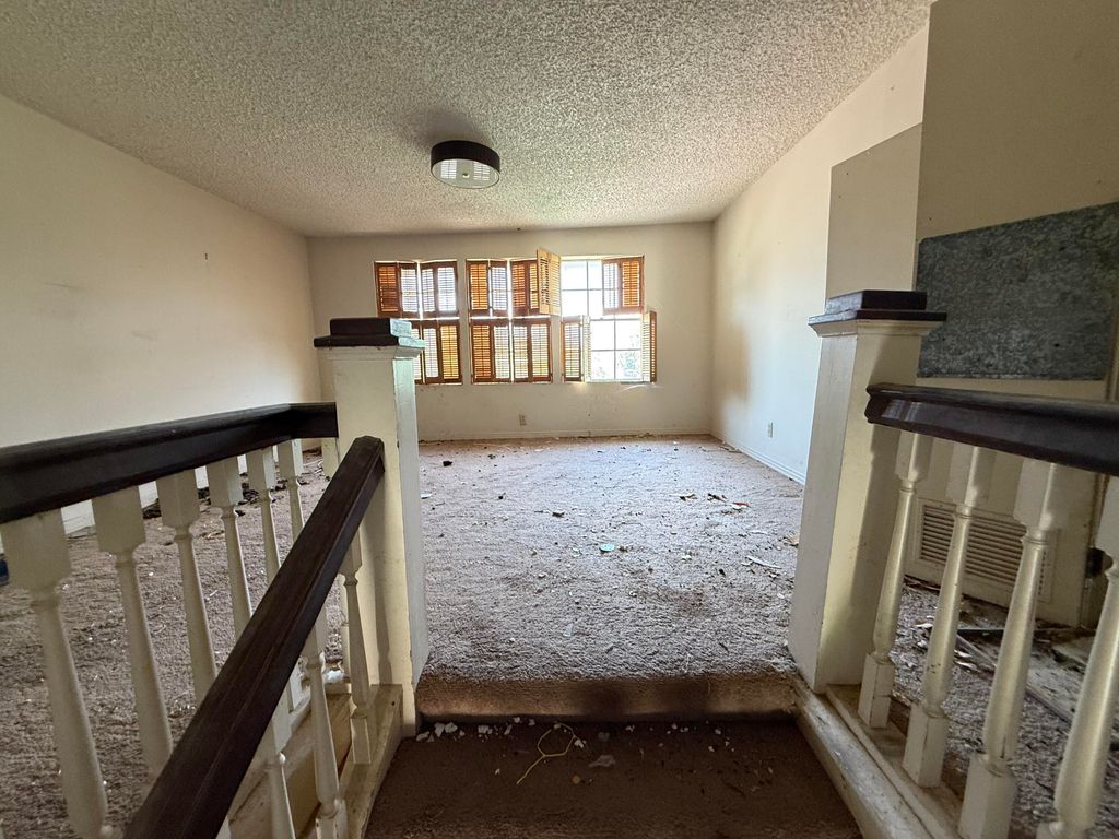 Image 17 of property listing at 253 N Sims Avenue, Paint Rock, TX 76866
