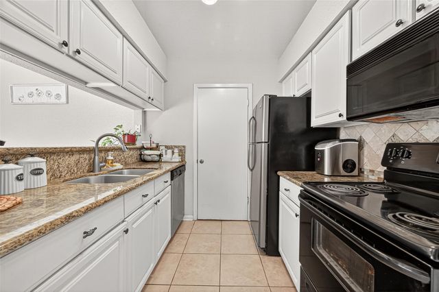 2277 S Kirkwood Road 1002, Houston, TX 77077