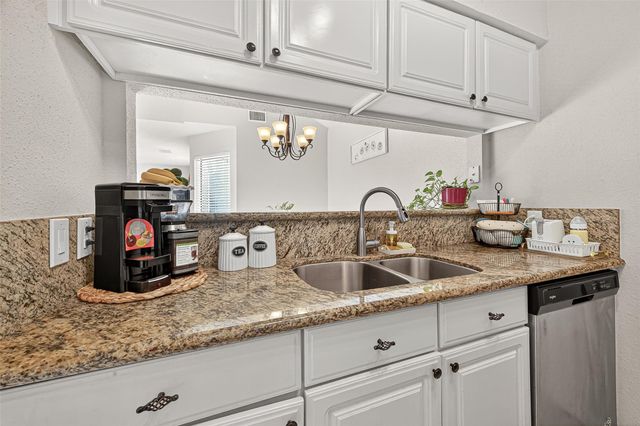 2277 S Kirkwood Road 1002, Houston, TX 77077