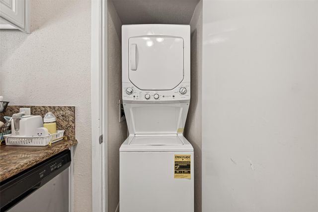 2277 S Kirkwood Road 1002, Houston, TX 77077