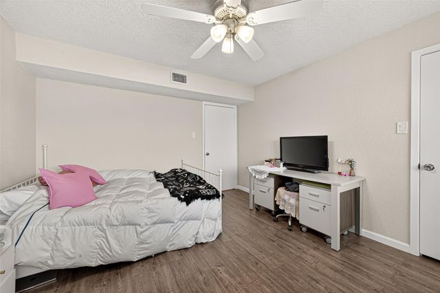 2277 S Kirkwood Road 1002, Houston, TX 77077