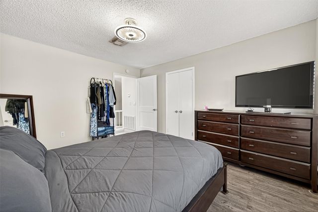 2277 S Kirkwood Road 1002, Houston, TX 77077