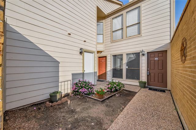 2277 S Kirkwood Road 1002, Houston, TX 77077