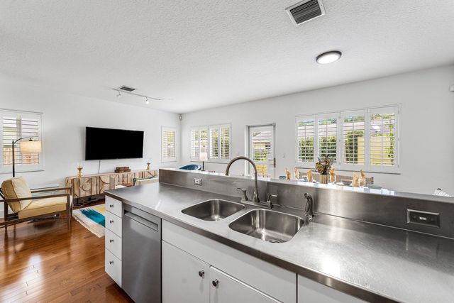 808 SW 7th Avenue, Fort Lauderdale, FL 33315