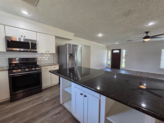 4718 Blanton Boulevard, Houston, TX 77092