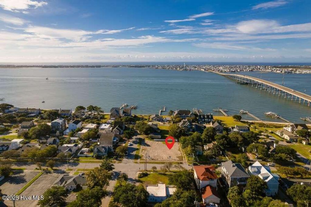 Image 1 of property listing at 2103 Evans Street, Morehead City, NC 28557