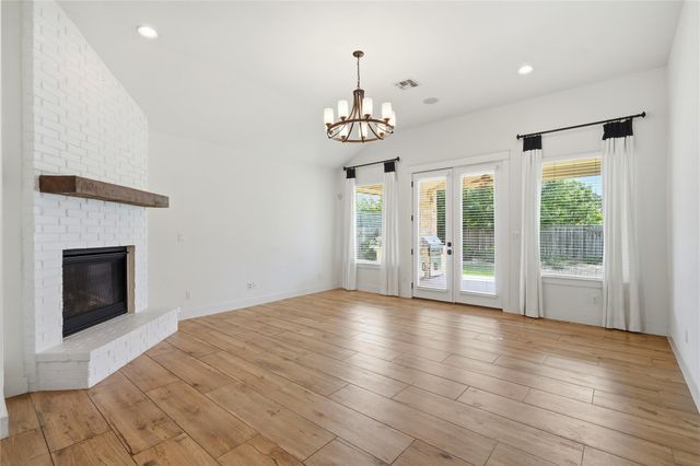70 Santa Maria ST, Georgetown, TX 78628