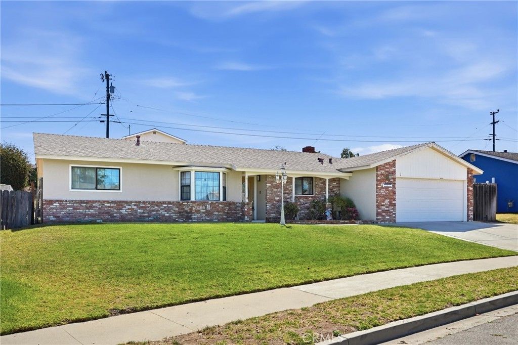 Image 2 of property listing at 1355 Via Del Carmel, Santa Maria, CA 93455