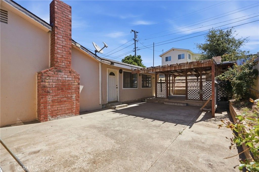 Image 21 of property listing at 1355 Via Del Carmel, Santa Maria, CA 93455