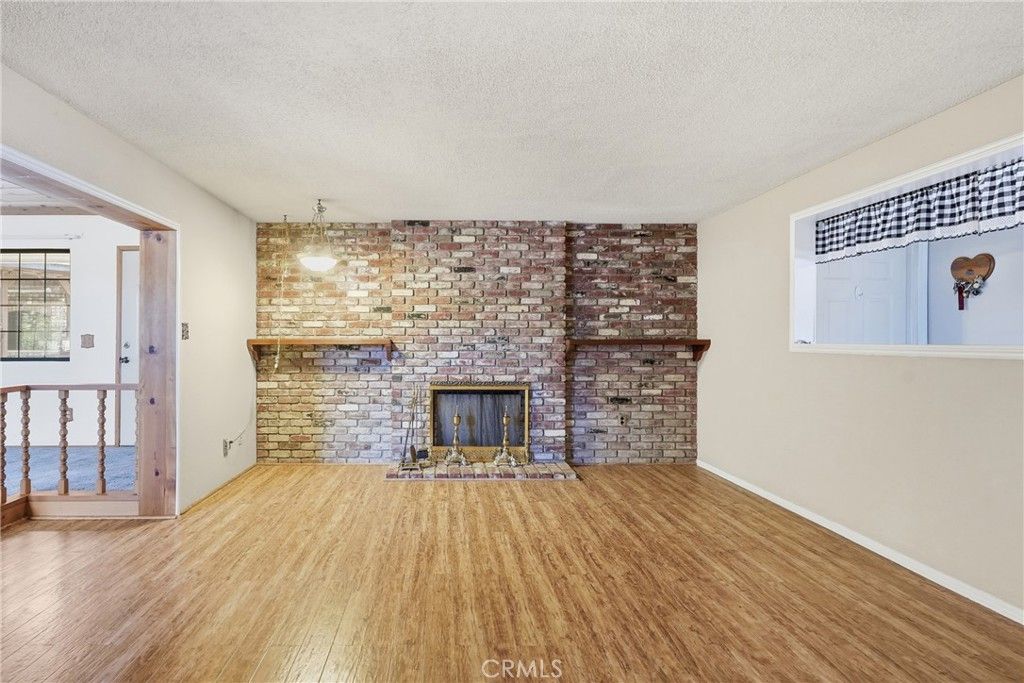 Image 4 of property listing at 1355 Via Del Carmel, Santa Maria, CA 93455