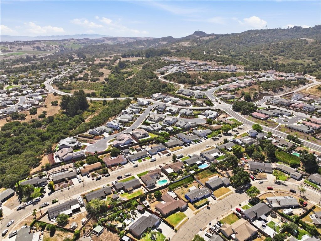 Image 41 of property listing at 1355 Via Del Carmel, Santa Maria, CA 93455