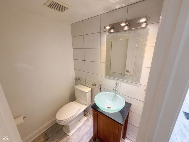 7328 Chestnut Hills Boulevard, Indianapolis, IN 46278