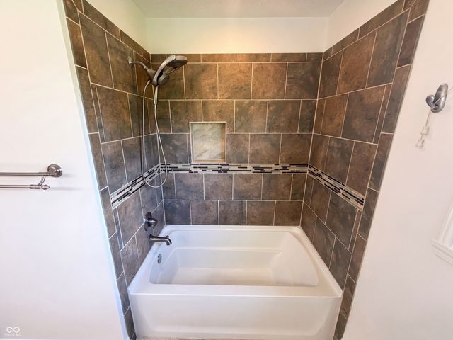 7328 Chestnut Hills Boulevard, Indianapolis, IN 46278