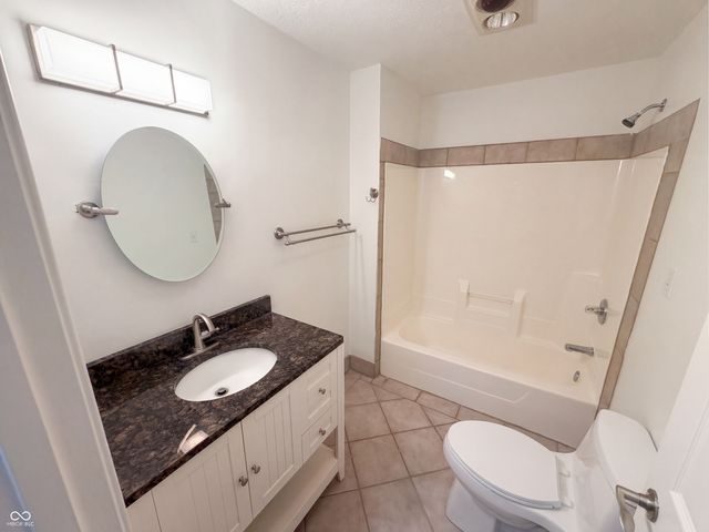 7328 Chestnut Hills Boulevard, Indianapolis, IN 46278