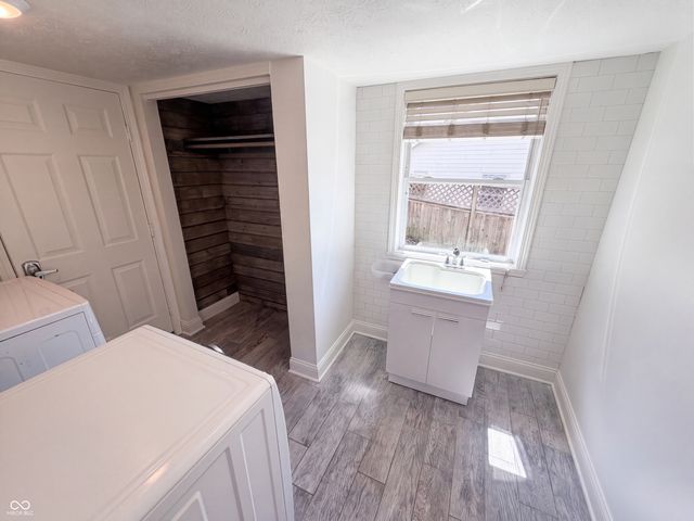 7328 Chestnut Hills Boulevard, Indianapolis, IN 46278