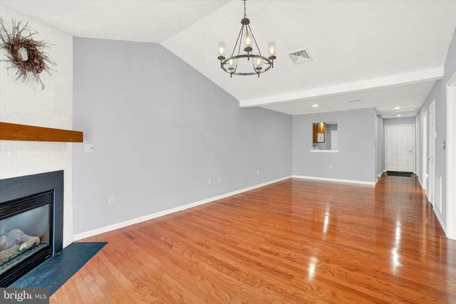 611 BLOSSOM HILL LN, Dallastown, PA 17313