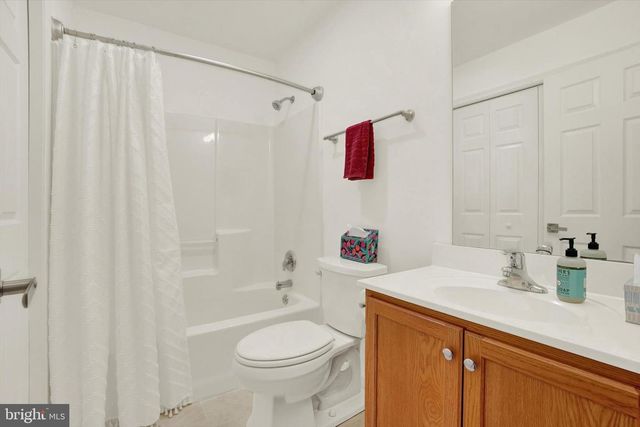 611 BLOSSOM HILL LN, Dallastown, PA 17313