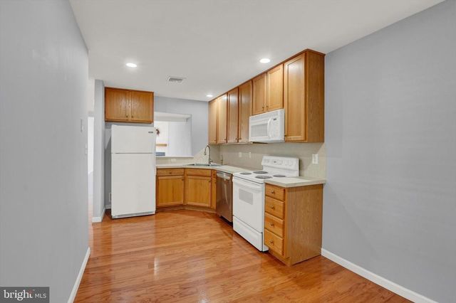 611 BLOSSOM HILL LN, Dallastown, PA 17313